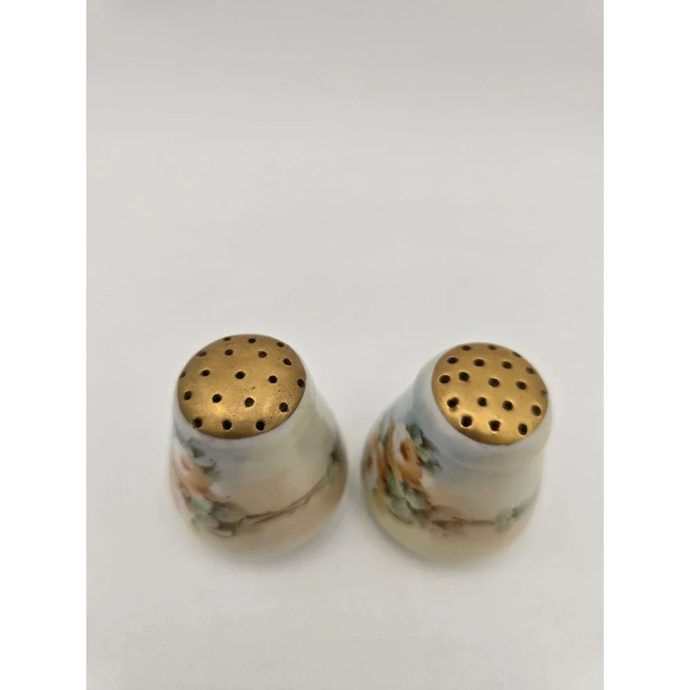 The Unbranded Brand vintage porcelain